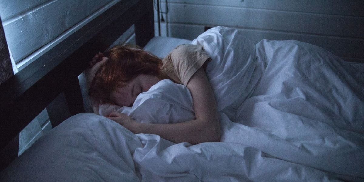 Deep Sleep คืออะไร ควรนอนวันละเท่าไหร่ และนอนอย่างไรให้มีคุณภาพ